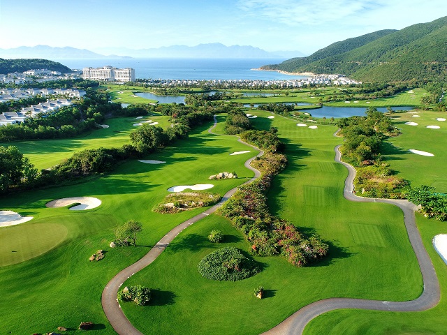 Sân golf semi – private and resort
