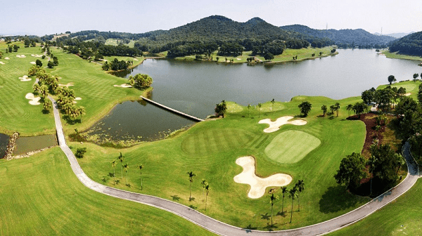 Một sân golf đẹp đạt tiêu chuẩn thiết kế sân golf