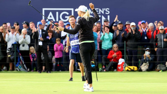 Golfer Anna Nordqvist vui mừng khi giành chức vô định