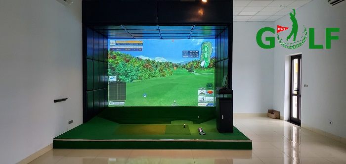Phòng golf 3D còn bổ sung các thiết bị golf khác như giá treo gậy, khay đựng bóng golf, ...