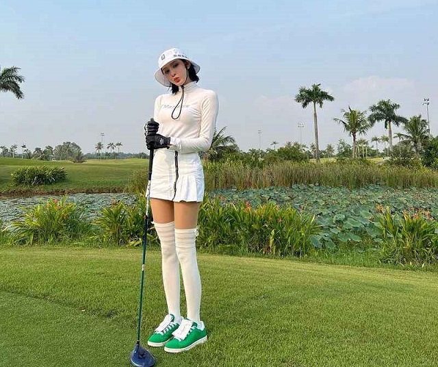Lựa chọn tragn phục phù hợp khiến bạn thoải mái và năng động hơn trên sân golf