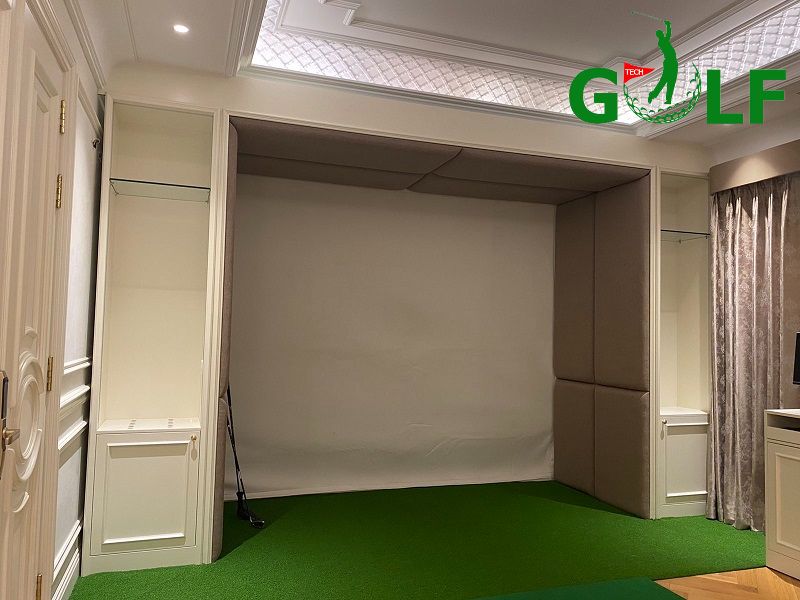 Phòng golf được thiết kế tối giản với các trang thiết bị hiện đại