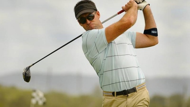 Việc chơi đúng tư thế sẽ giúp bạn ngăn ngừa tình trạng chơi golf bị đau lưng